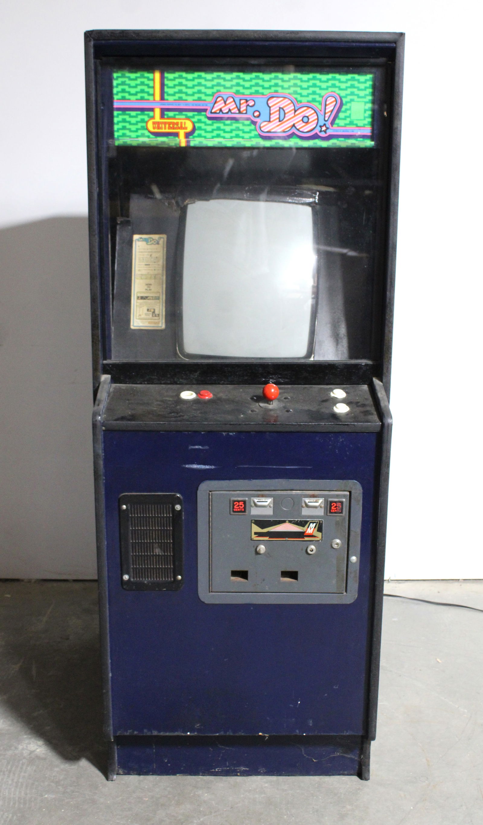 Universal Mr. Do! Arcade Game in Space Invaders Cabinet (1 of 5)