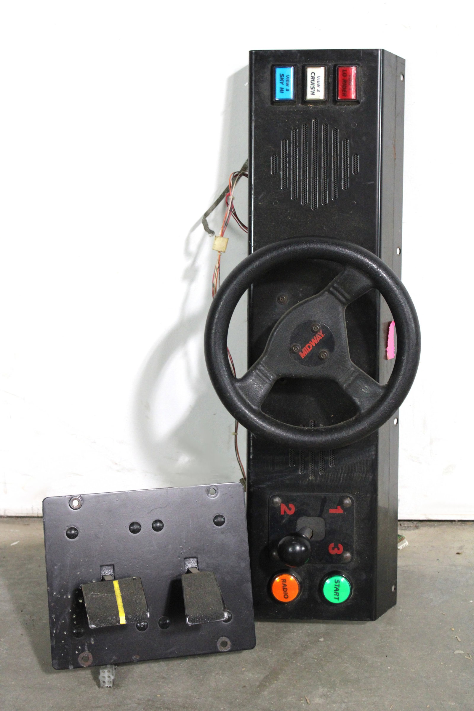 Midway Cruis'n USA Steering Wheel and Pedals (1 of 2)
