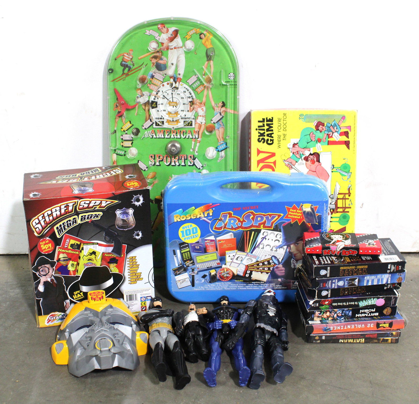 Contemporary Toys incl. Marx American Sports Pinball and Batman Figurines: In-house shipping available.