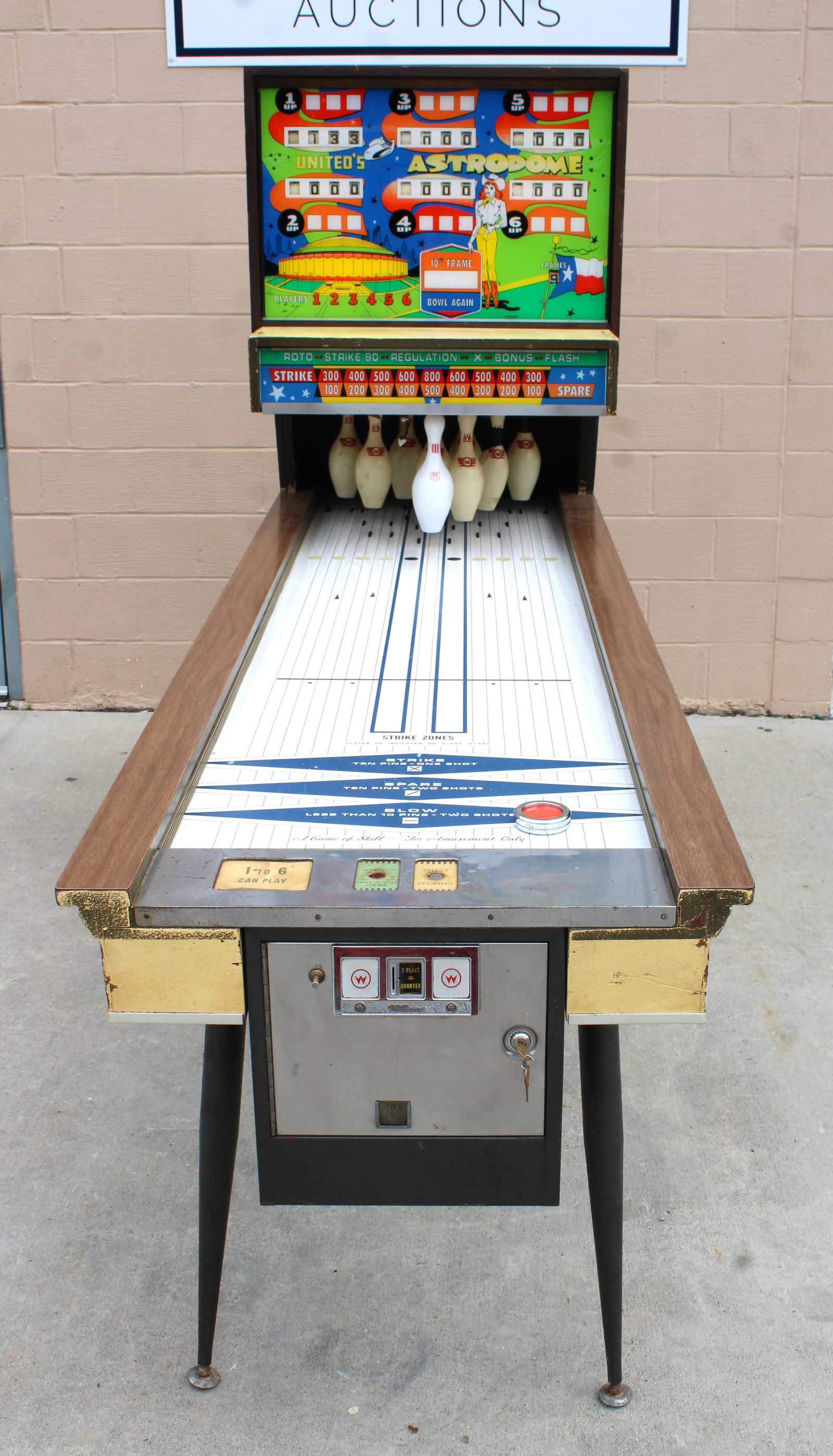 United Astrodome Shuffle Alley Arcade Game (1 of 9)