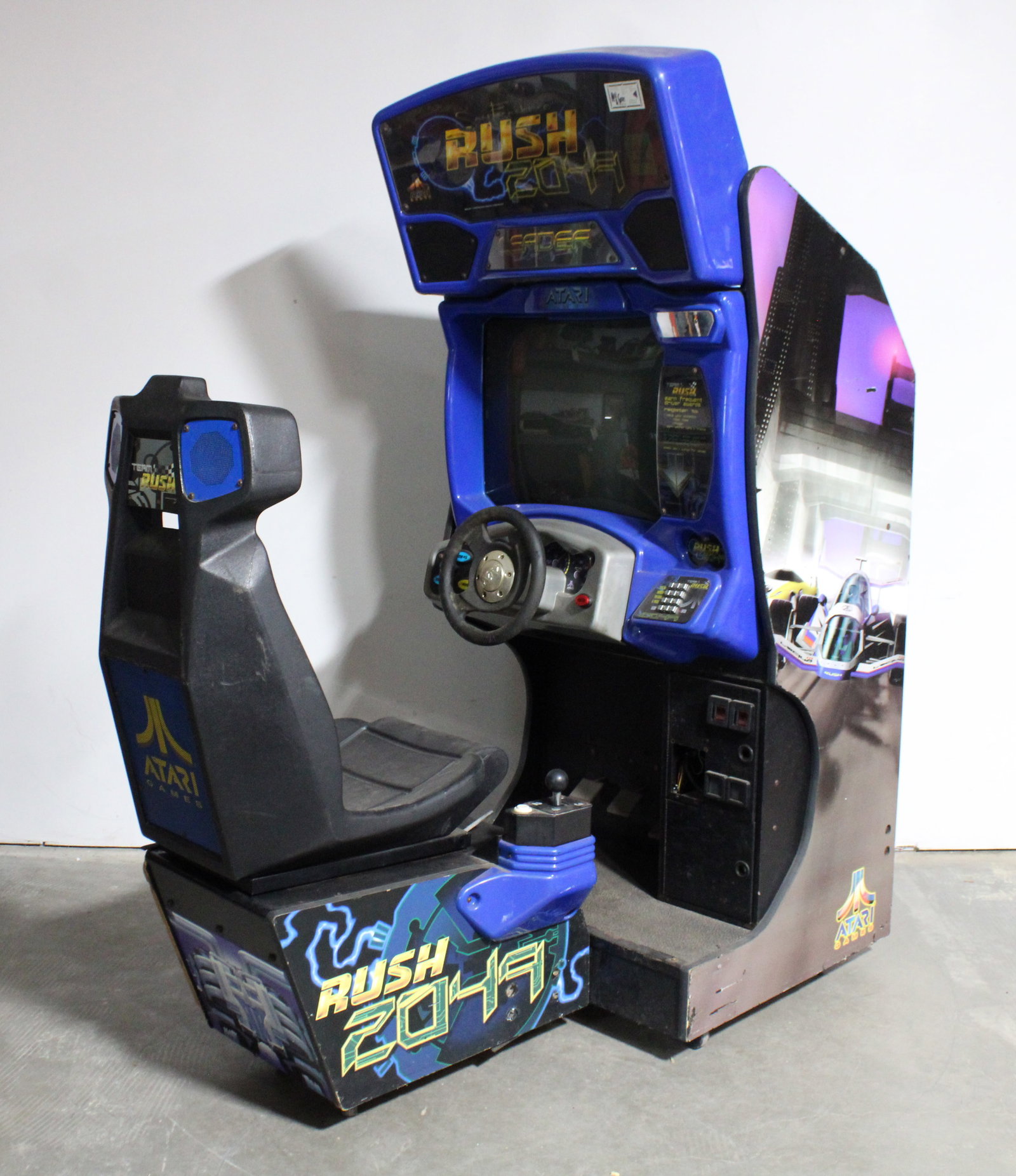 Atari Rush 2049 Sit Down Driver Arcade (1 of 2)