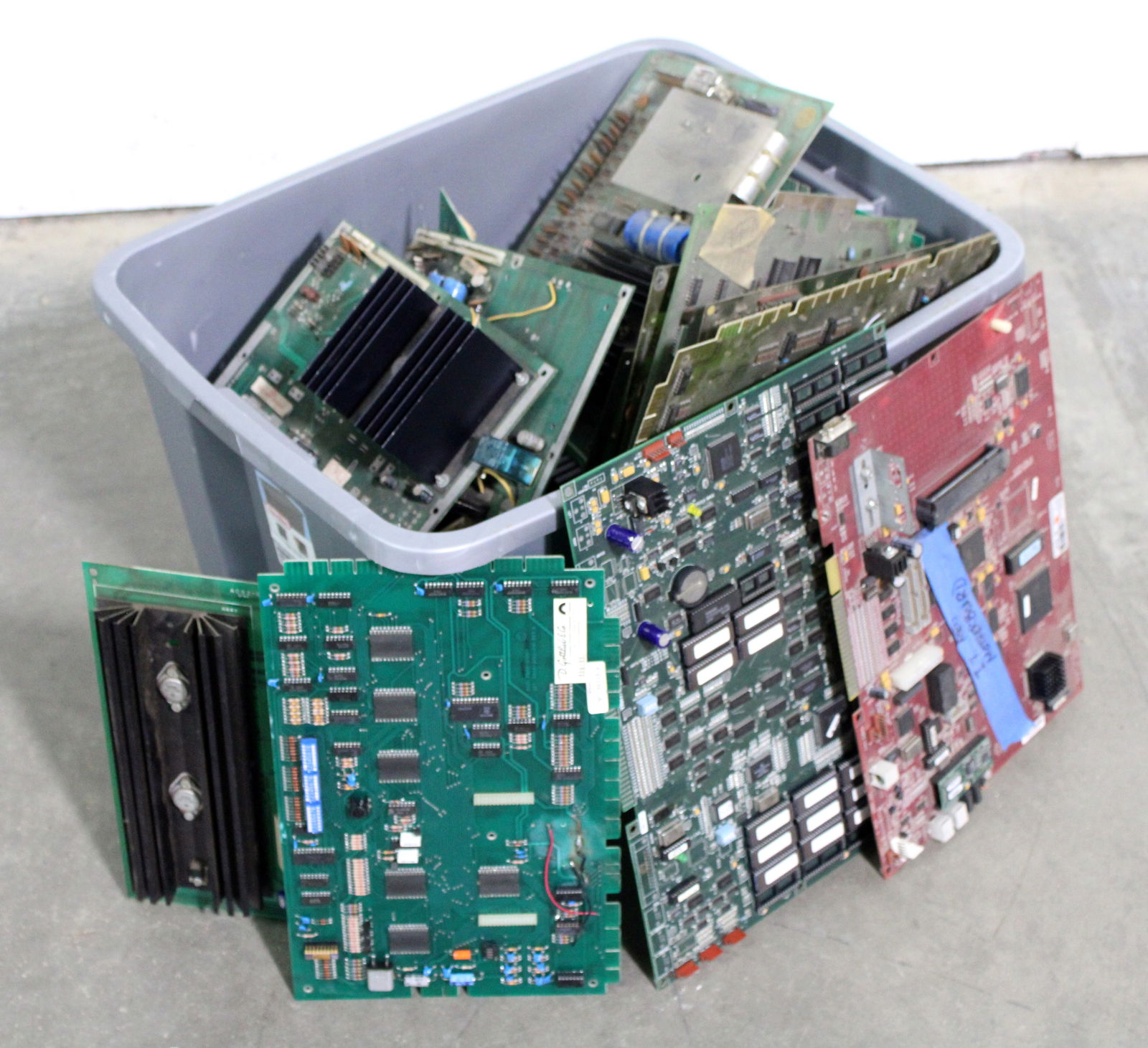 Assorted Pinball and Arcade Game Boards incl. Golden Tee 98 (1 of 2)