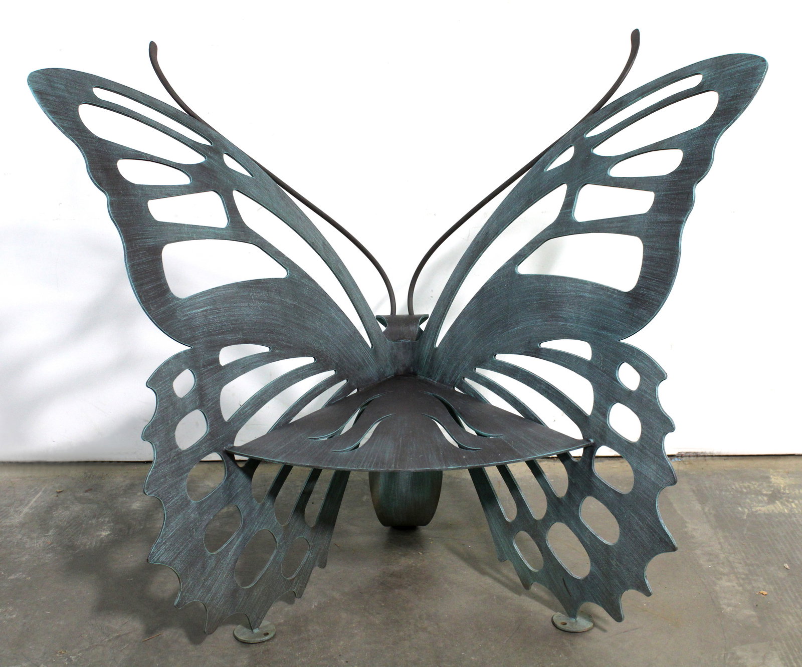 Cricket Forge Steel Butterfly Bench (1 of 6)