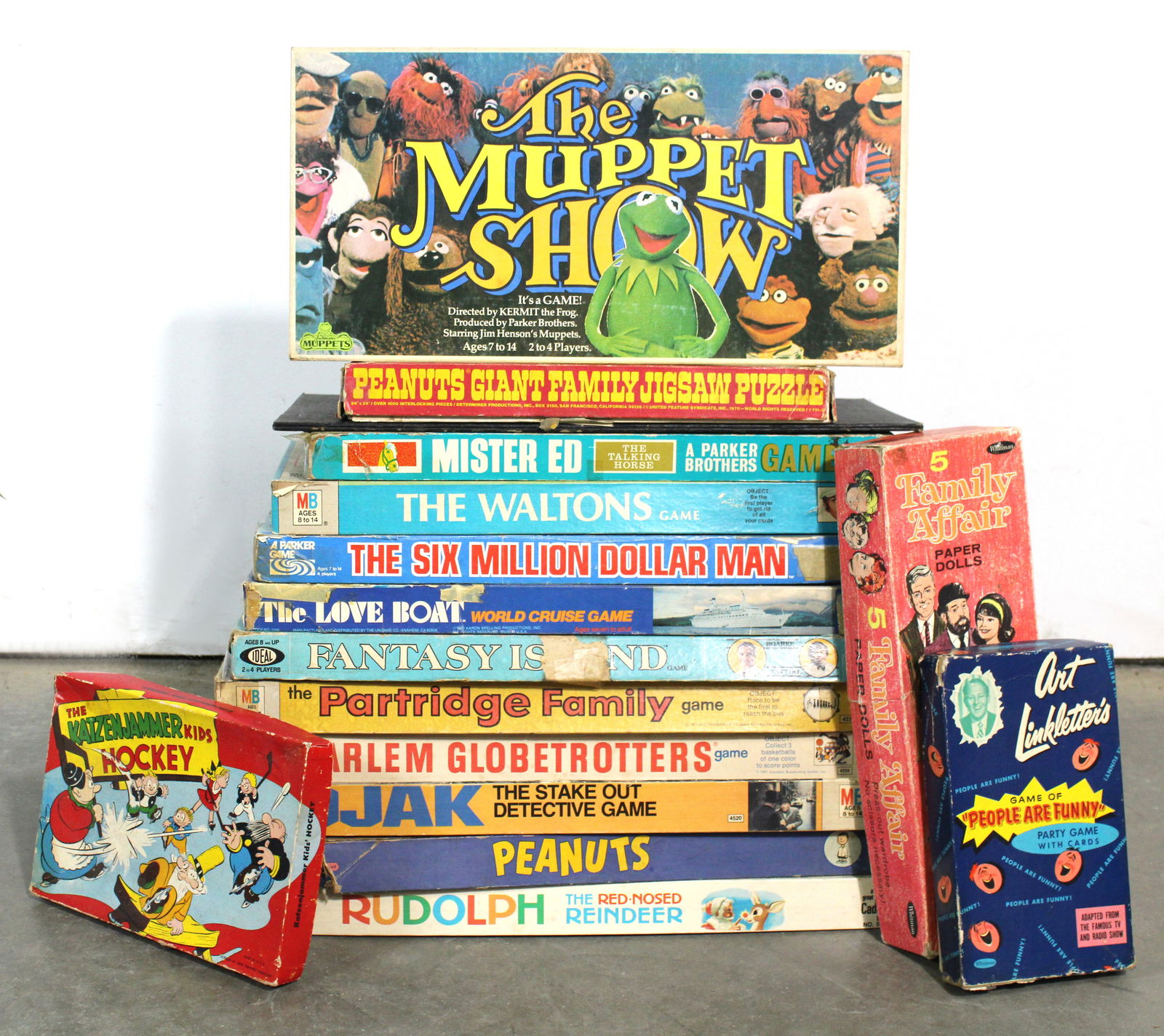 Vintage Board Games incl. Harlem Globetrotters and Six Million Dollar Man (1 of 1)