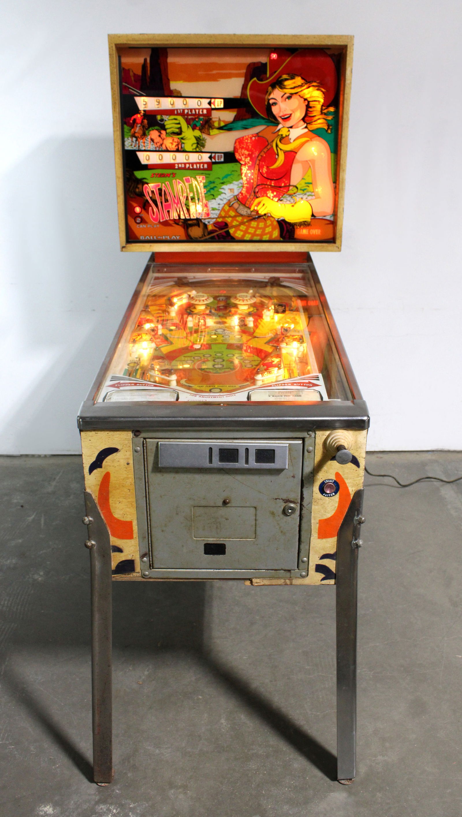 Stern Stampede EM Pinball Machine (1 of 8)