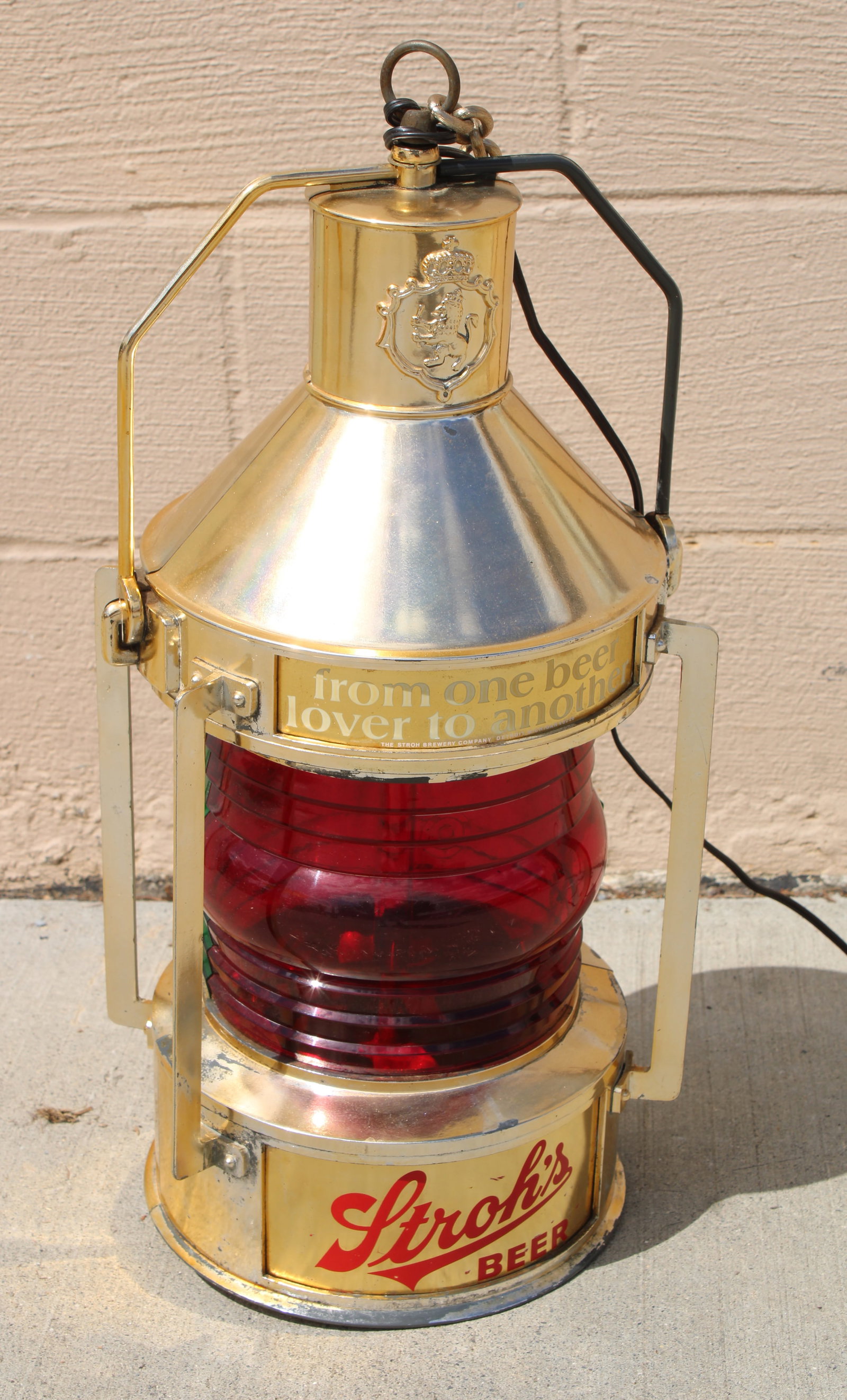 Stroh's Beer Large Lantern Light (1 of 2)