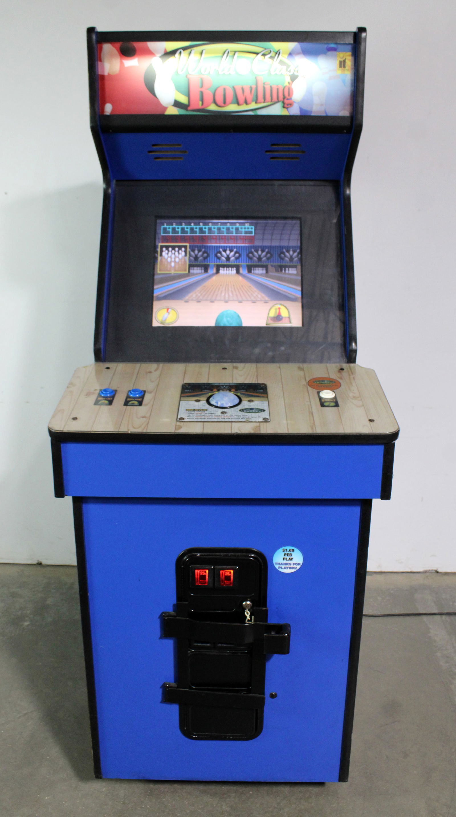 IT World Class Bowling Arcade Game (1 of 3)