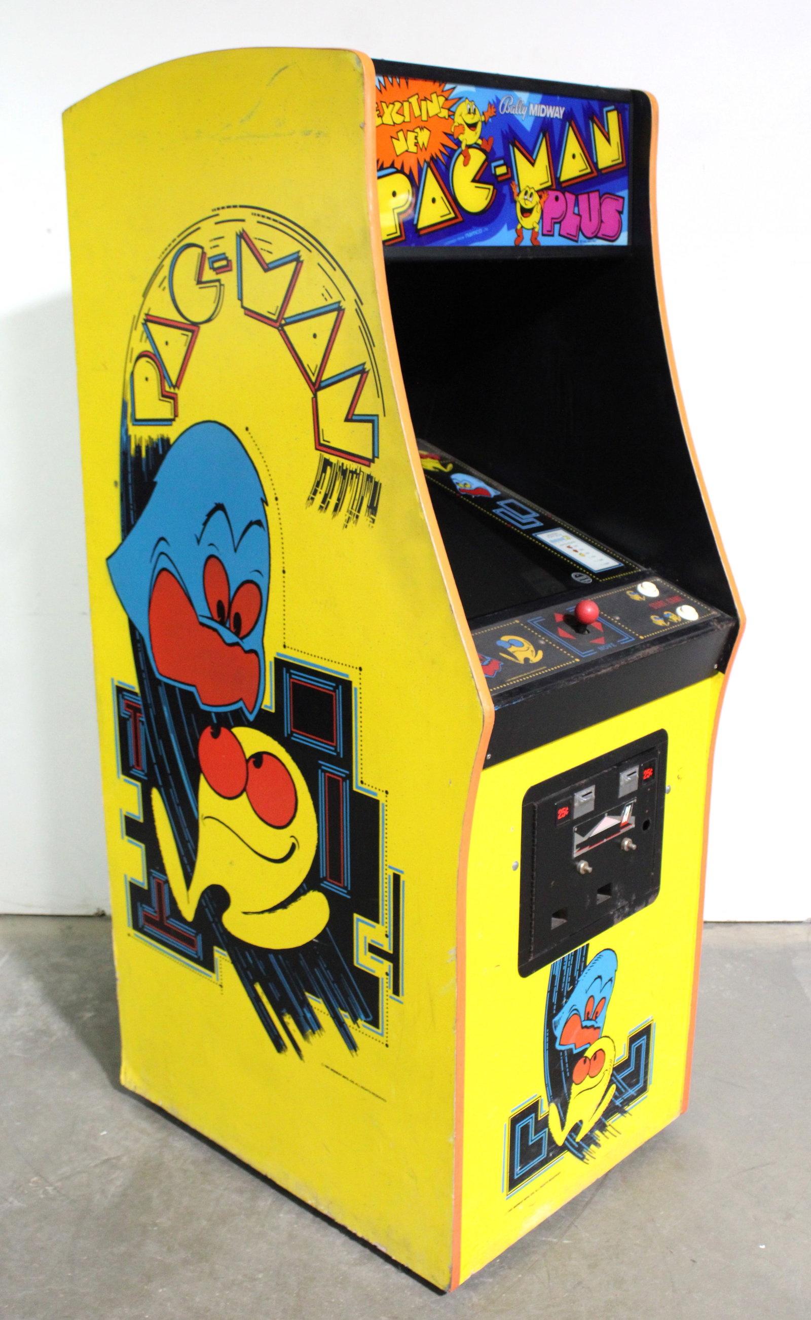 Bally Pac-Man Plus Arcade Game (1 of 3)