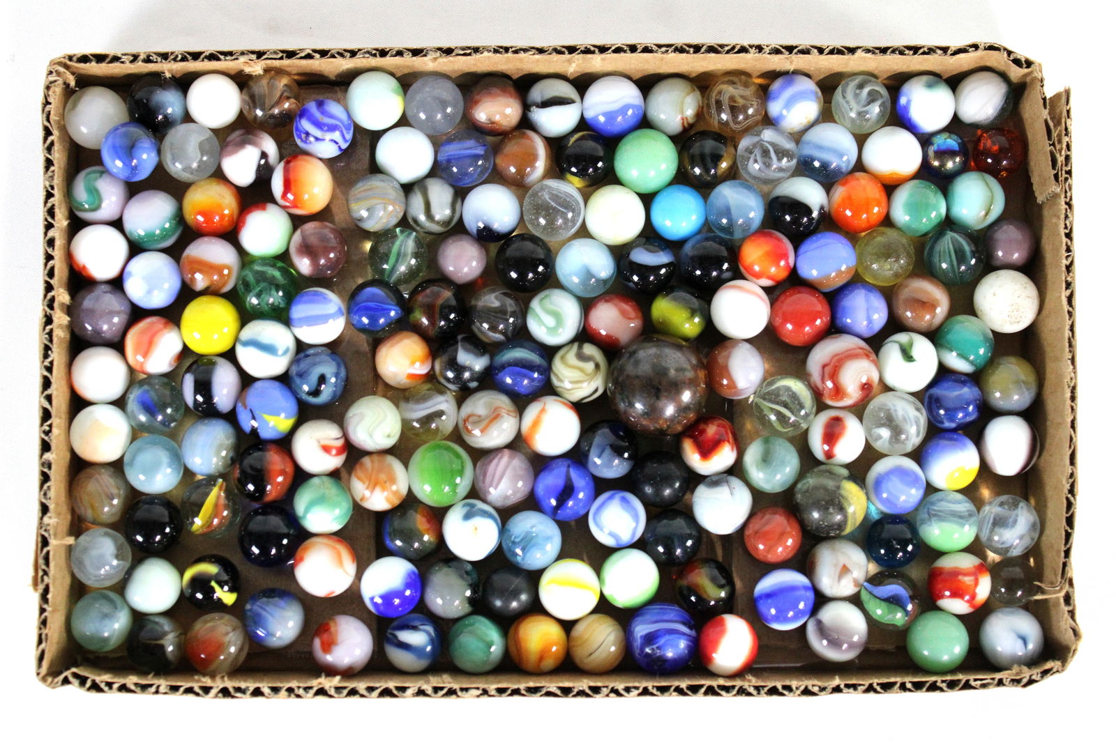 Vintage Marbles, Some Glow Under UV, Lot 1 (1 of 1)