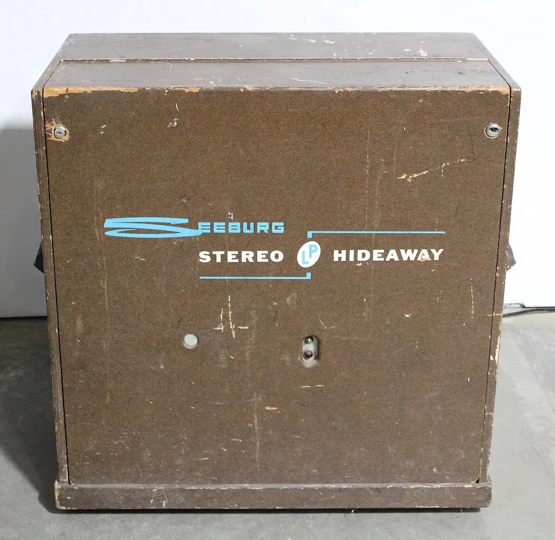 Seeburg Hideaway Jukebox (1 of 5)