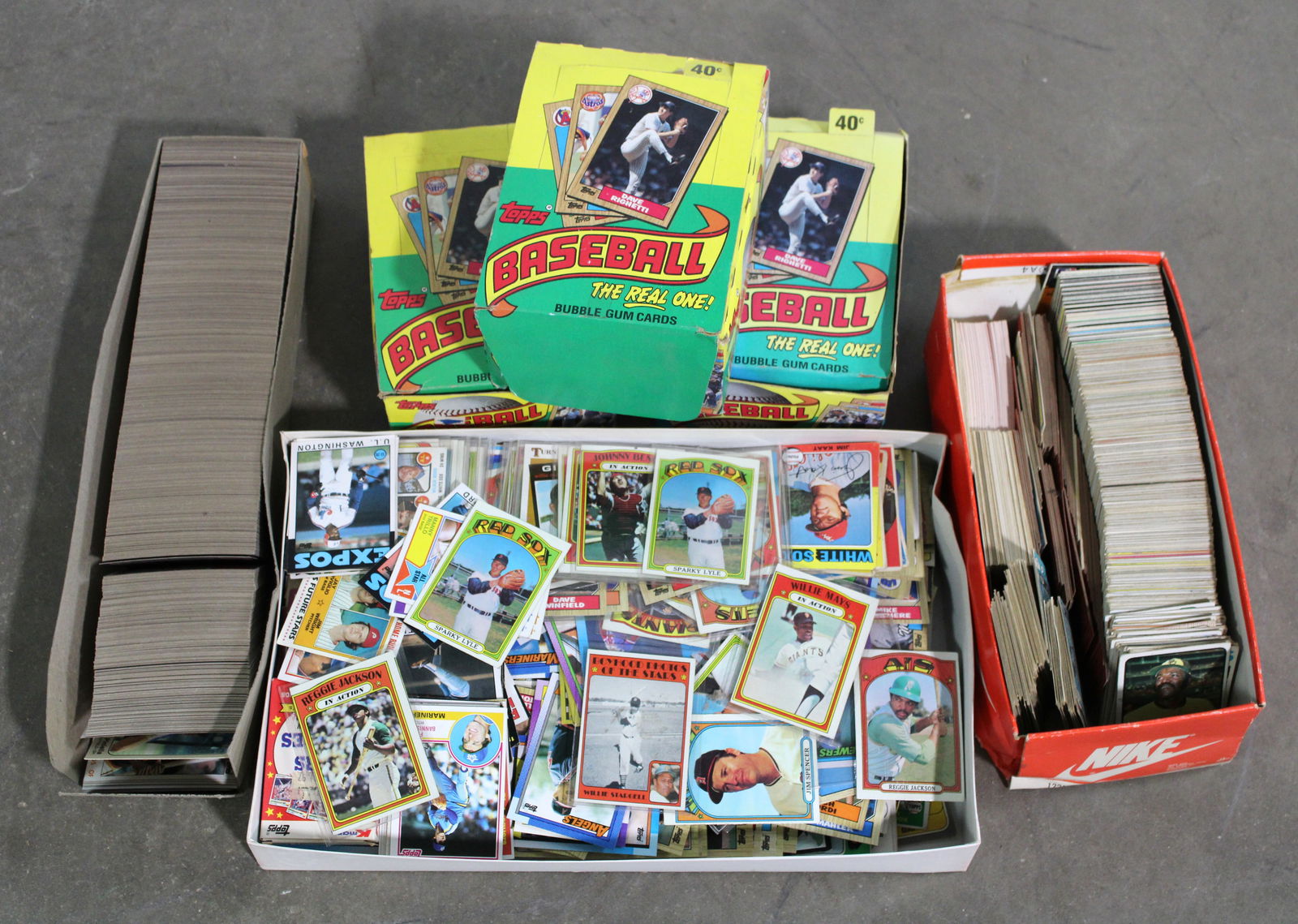 Assorted Baseball Cards incl. Willie Mays and Reggie Jackson (1 of 6)
