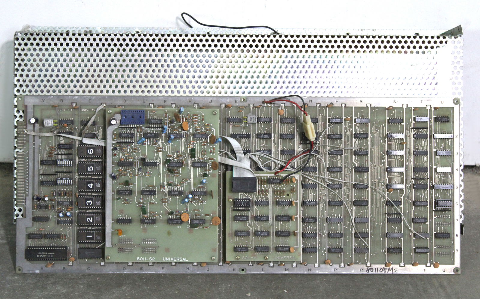 Universal Cosmic Alien Arcade Game Board Set (1 of 3)