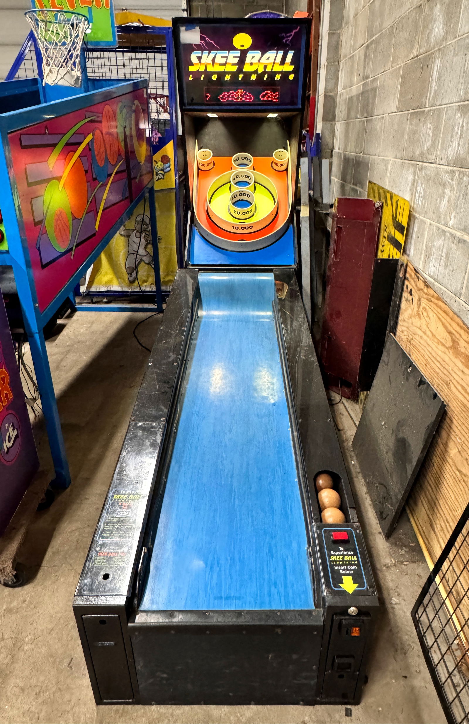 Skee Ball Lightning Arcade Game with 7ft Lane (1 of 3)