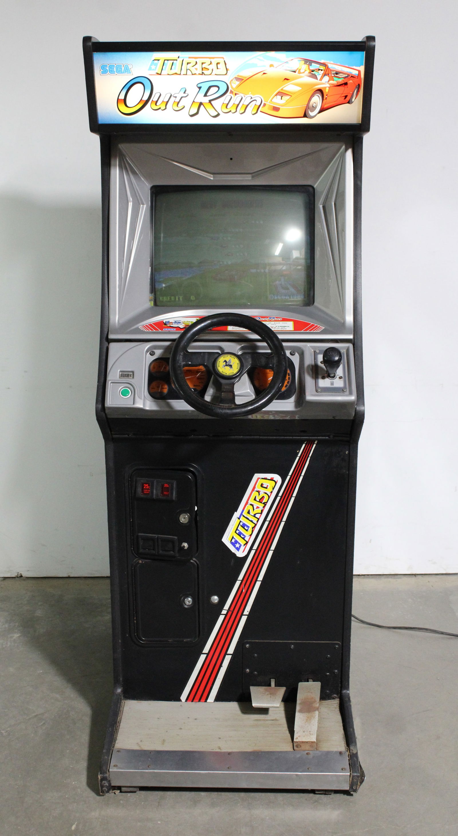 Sega Turbo Out Run Racing Arcade Game (1 of 4)
