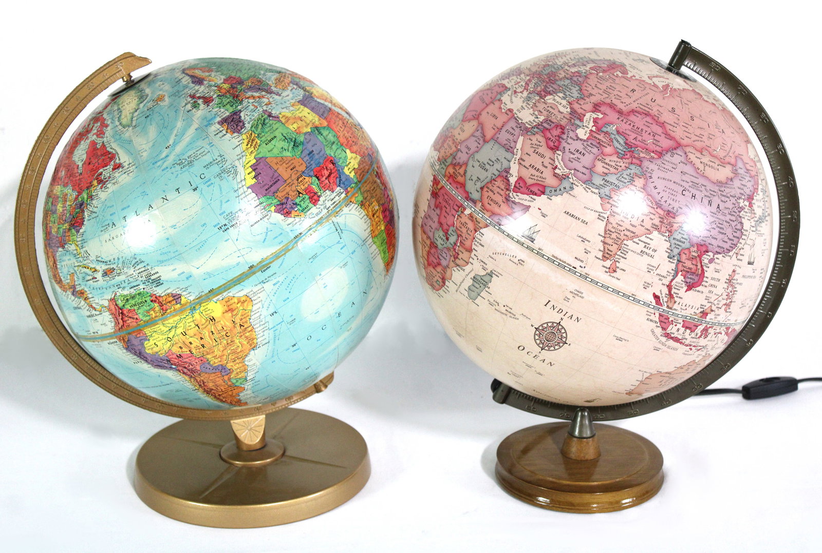 Lot of 2 Globes Including Lighted Globe: This item requires third-party shipping or pickup arrangements to be made.