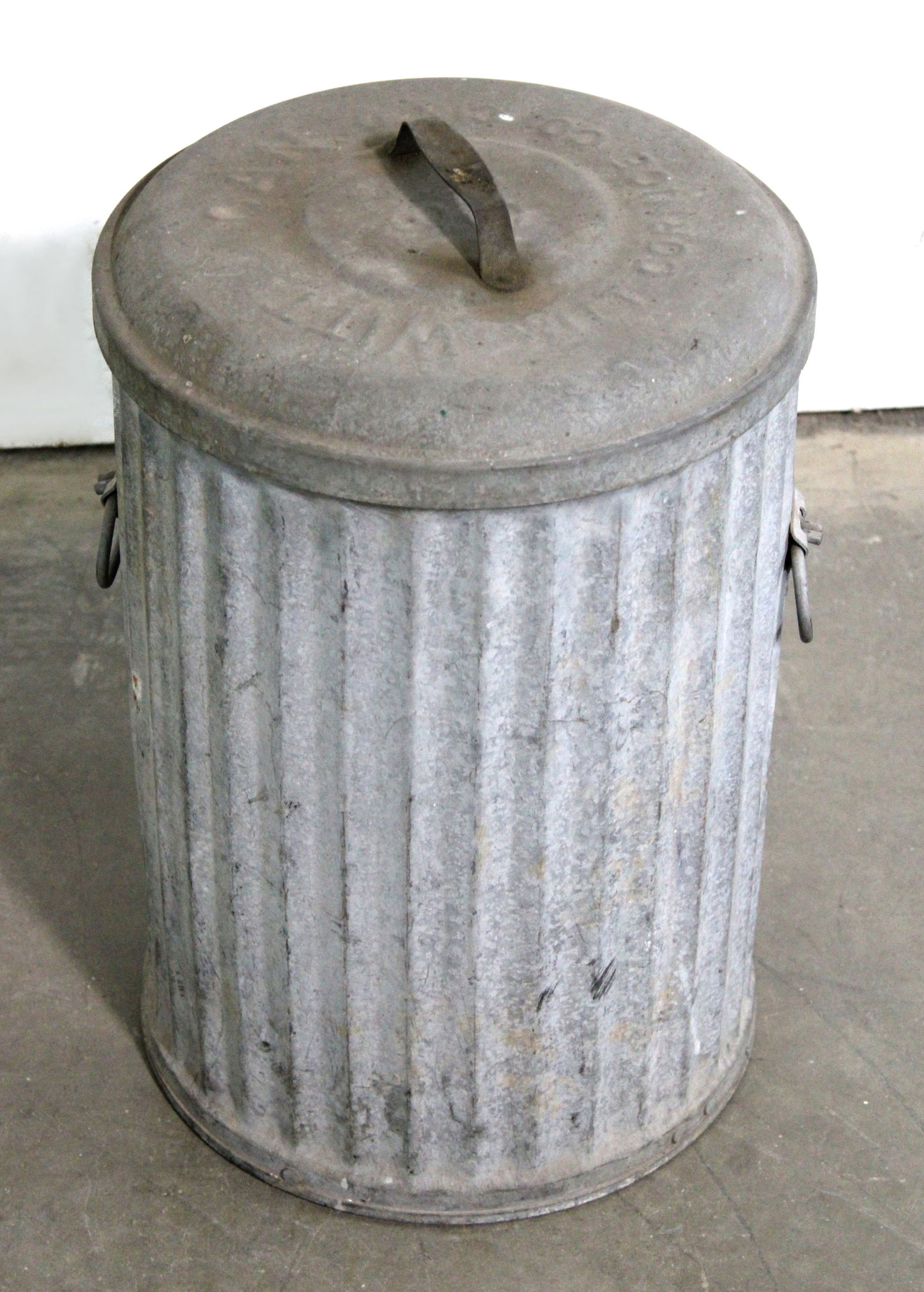 Vintage Witt Cornice Mini Heavy Galvanized Steel Trash Can (1 of 2)