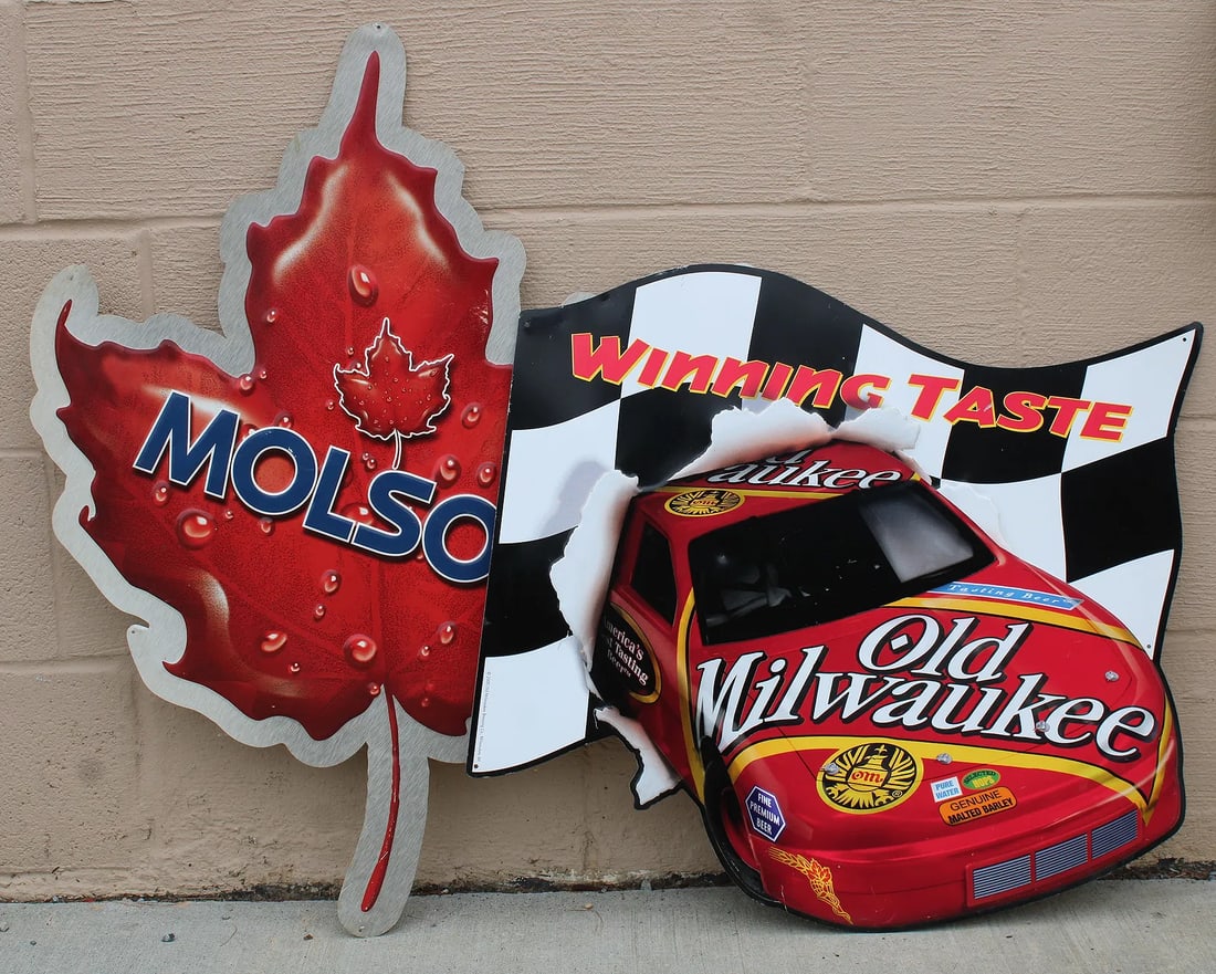 Beer Signs incl. Old Milwaukee and Molson: In-house shipping available. Dimensions of one: 24 x 25