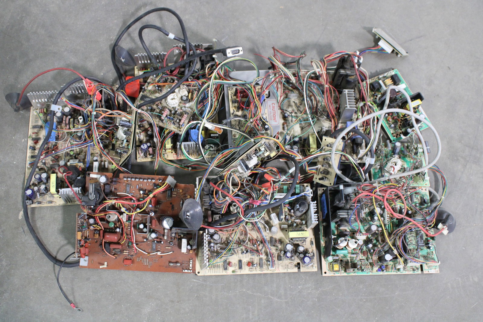 Arcade Monitor Chasis, Lot 7: This item requires third-party shipping or pickup arrangements to be made.