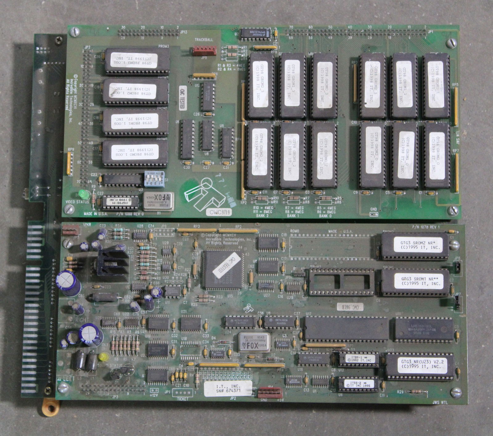 IT Golden Tee 98 Arcade Game Board (1 of 2)