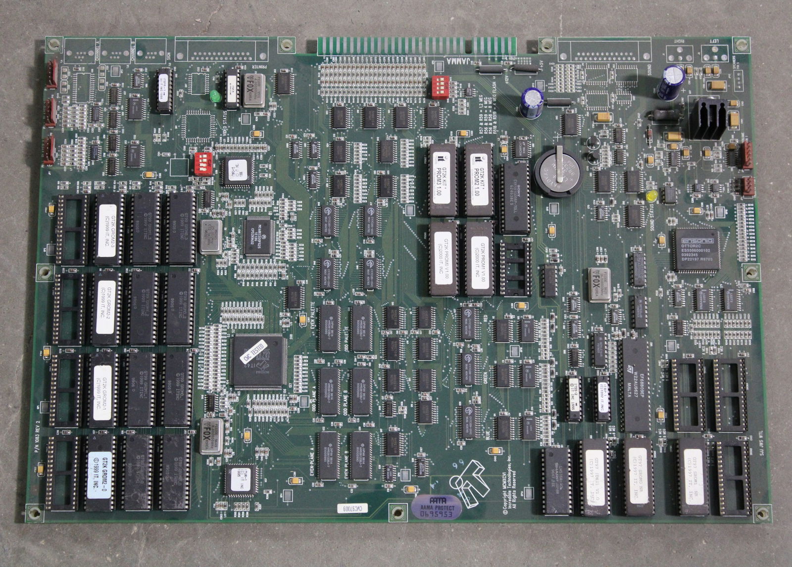 IT Golden Tee 2K Arcade Game Board, Lot 1 (1 of 1)