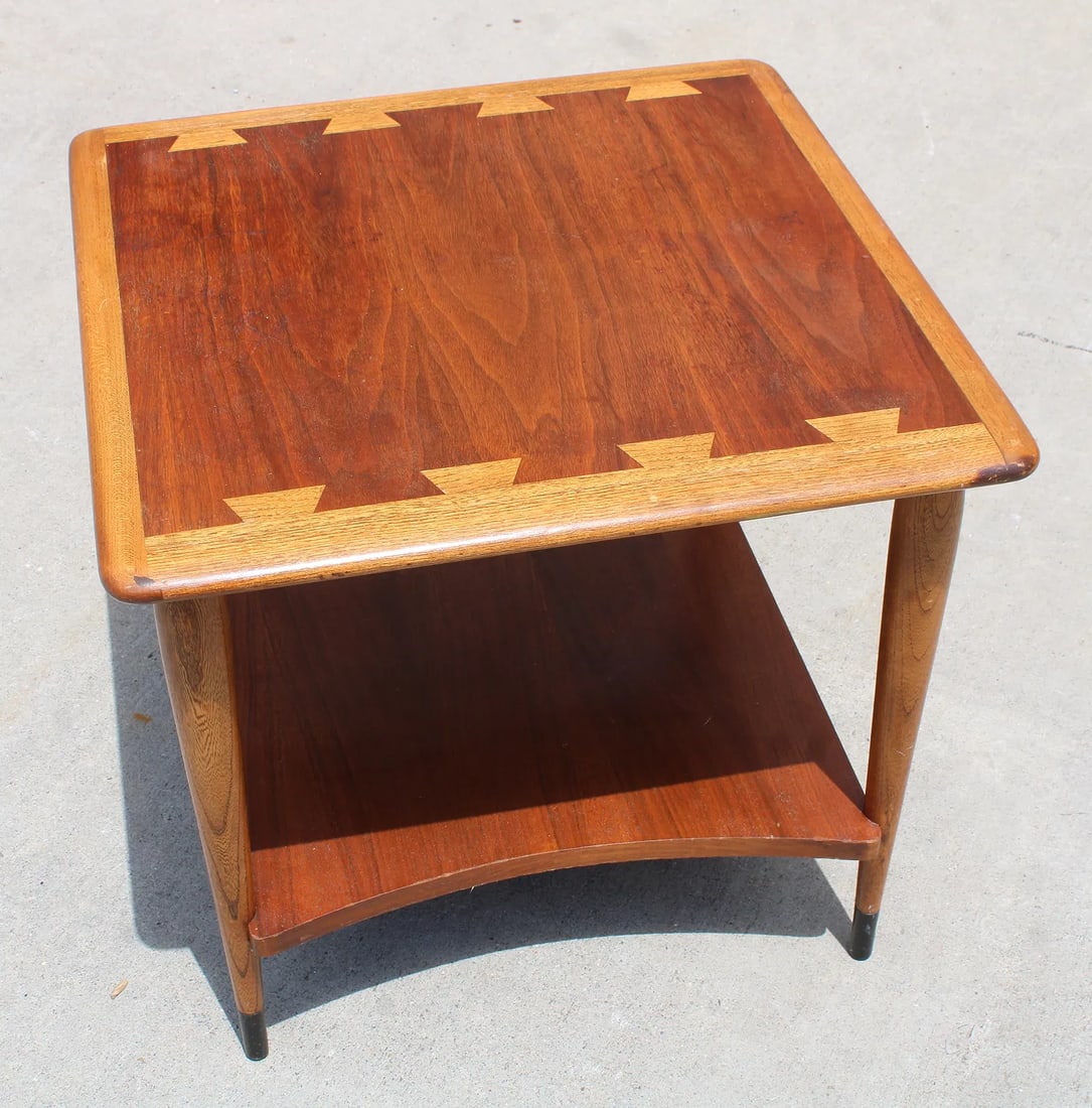 Mid Century Modern Lane Acclaim Side Table: This item requires third-party shipping or pickup arrangements to be made. Dimensions: 21 x 23 x 23