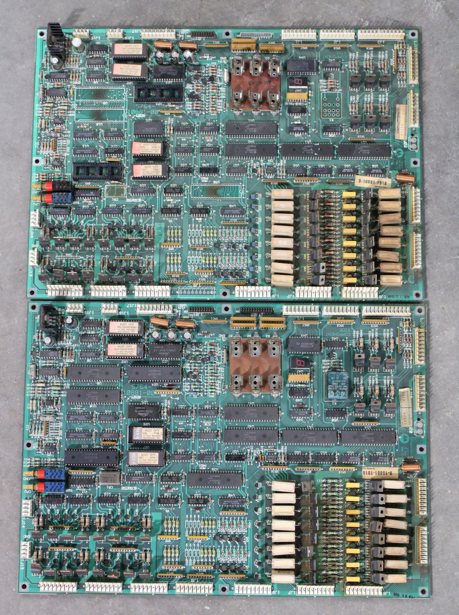 Wiliams System 11 Alley Cats Shuffle Alley / Pinball Boards: Untested. In-house shipping available.