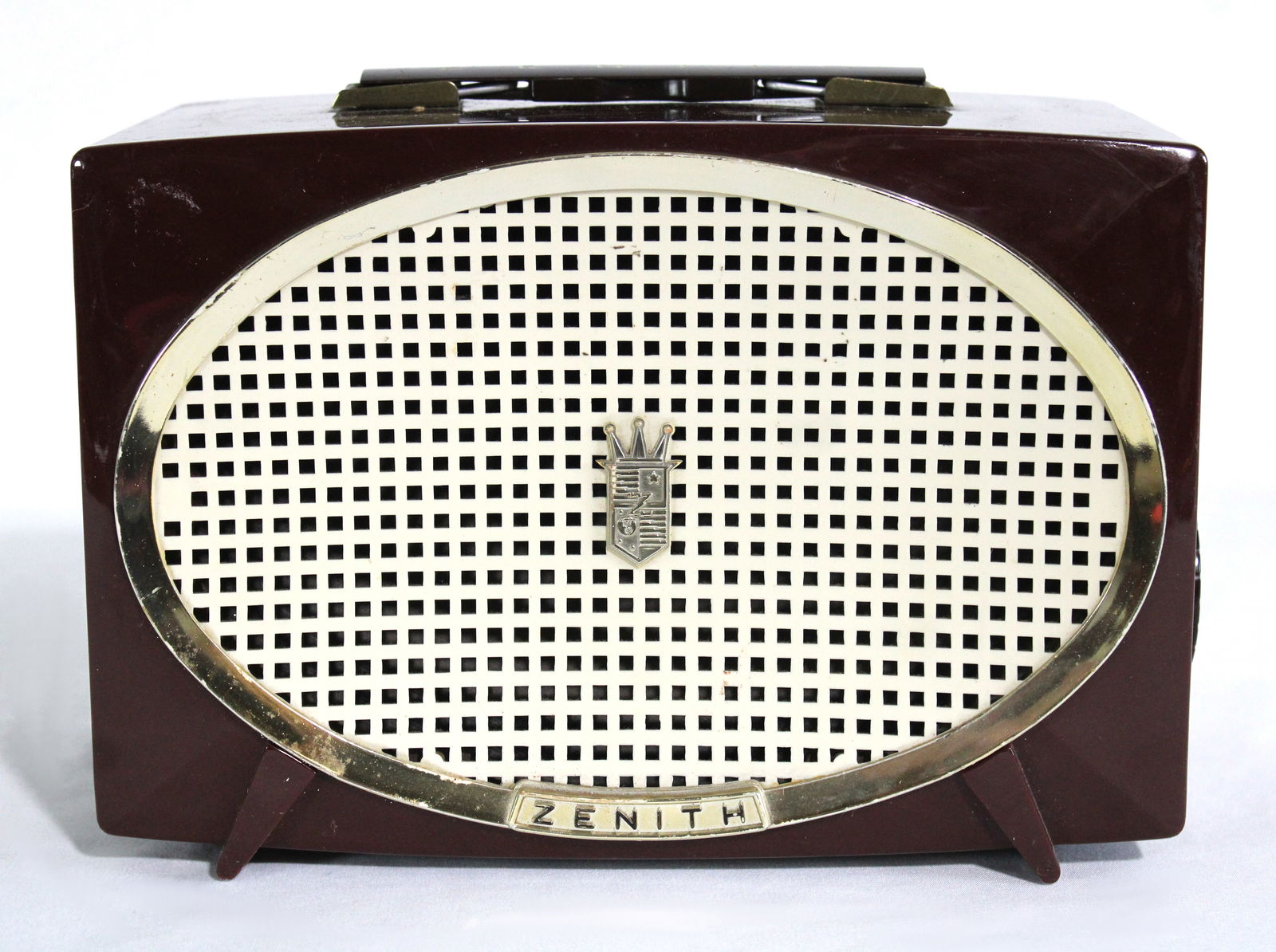 Zenith Mid Century Radio: In-house shipping available. Dimensions: 7 x 11 x 6