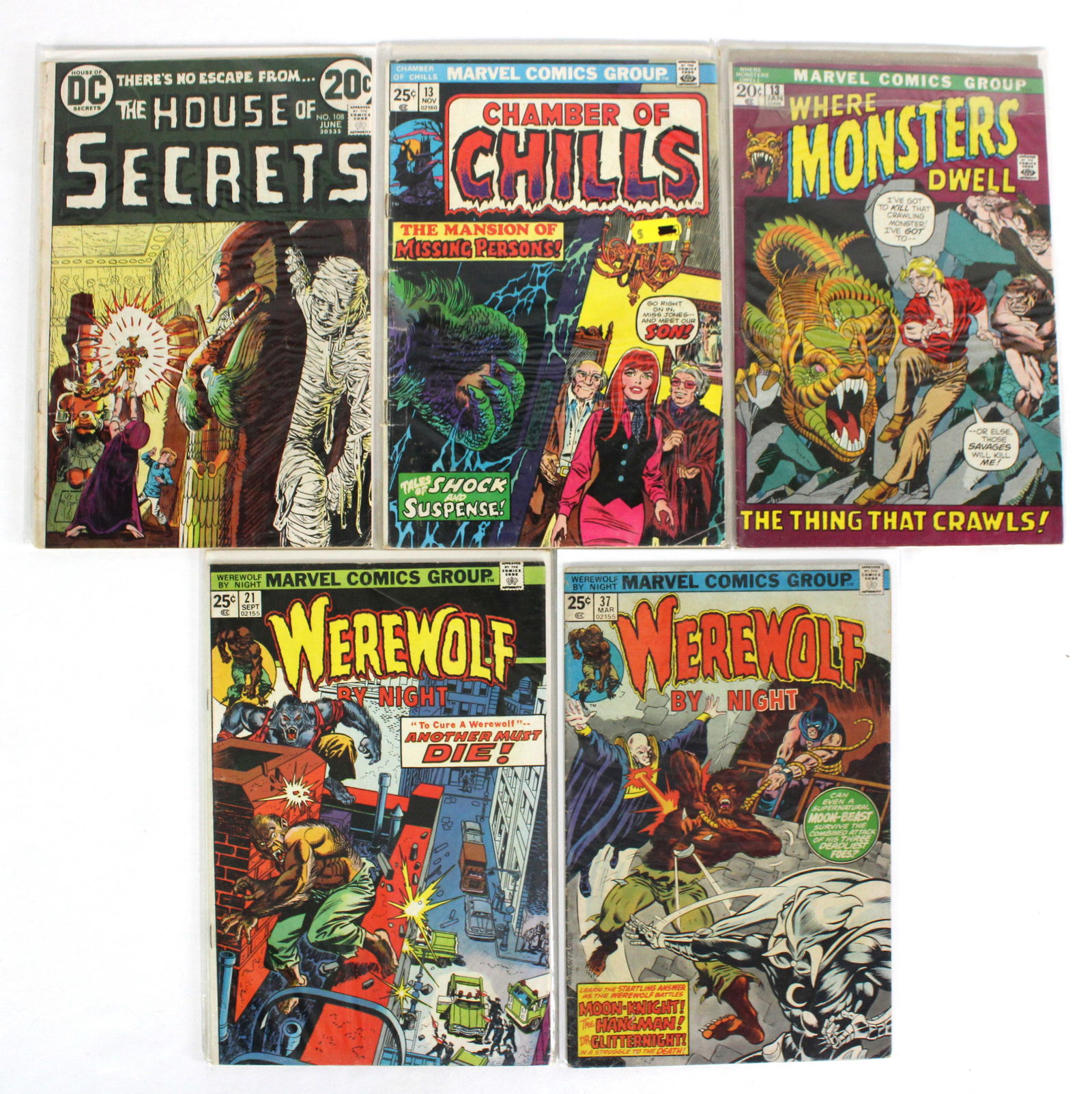 Horror Comics Mix Lot incl. Werewolf By Night and Chamber of Chills: Total of 5 Issues. Assorted issues. Bagged and Boarded. Varying conditions. In-house shipping available.