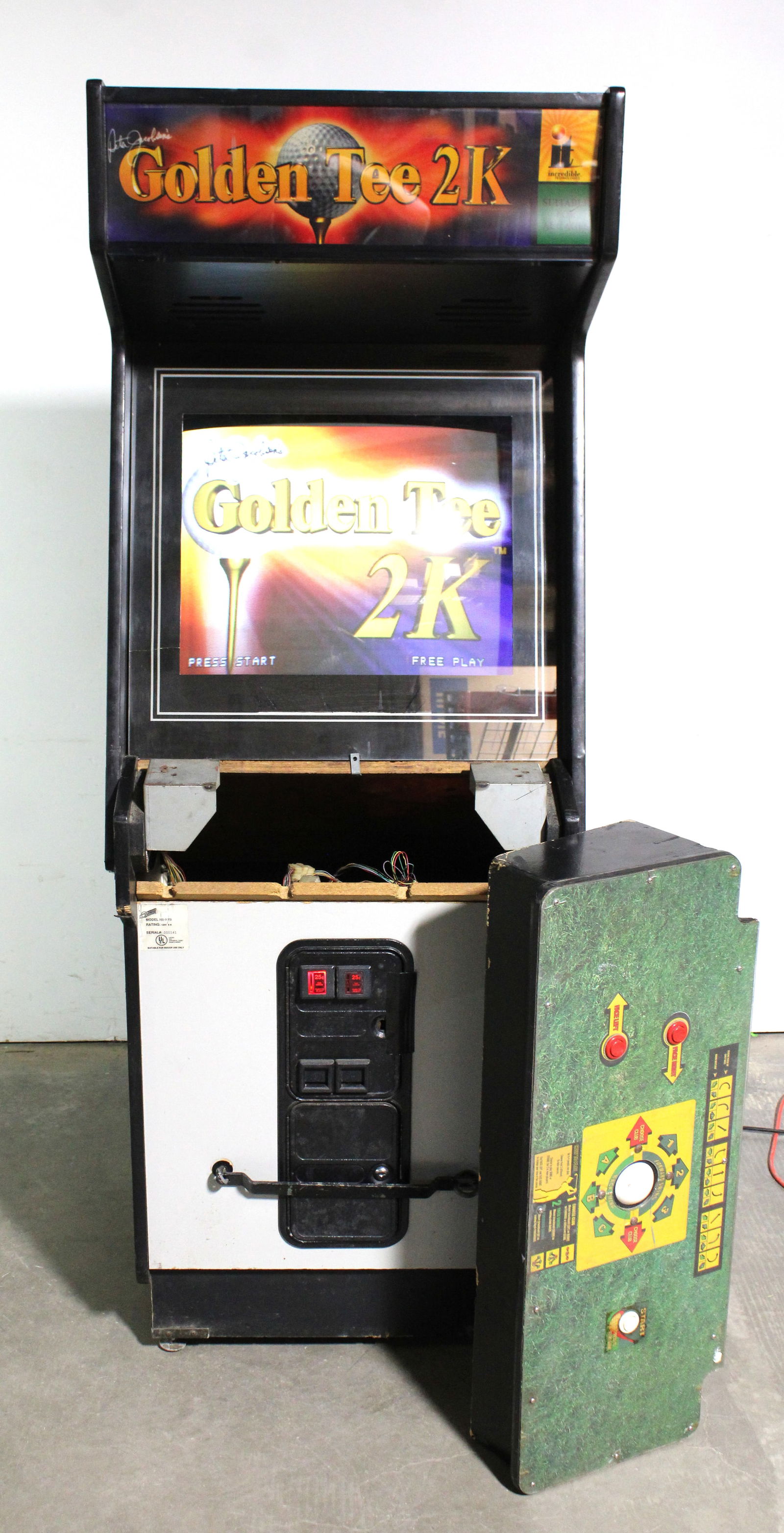 IT Golden Tee 2K Golf Arcade Game (1 of 3)