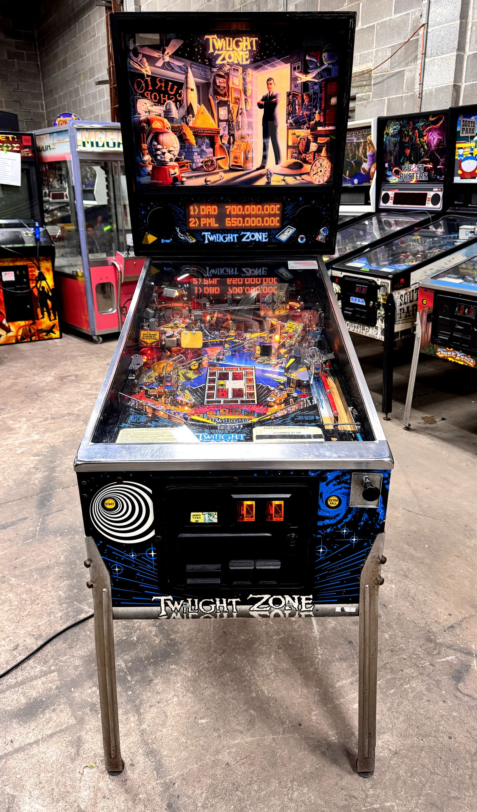 Bally Twilight Zone Pinball Machine (1 of 8)