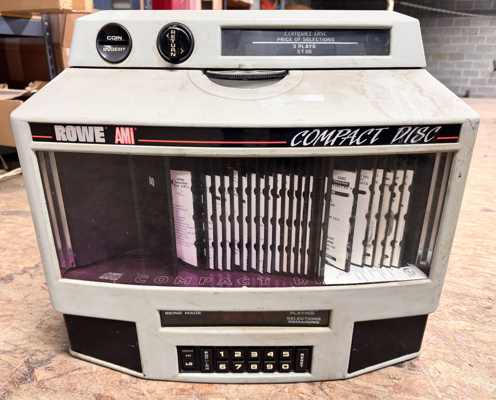 Rowe CD Wallbox (1 of 2)