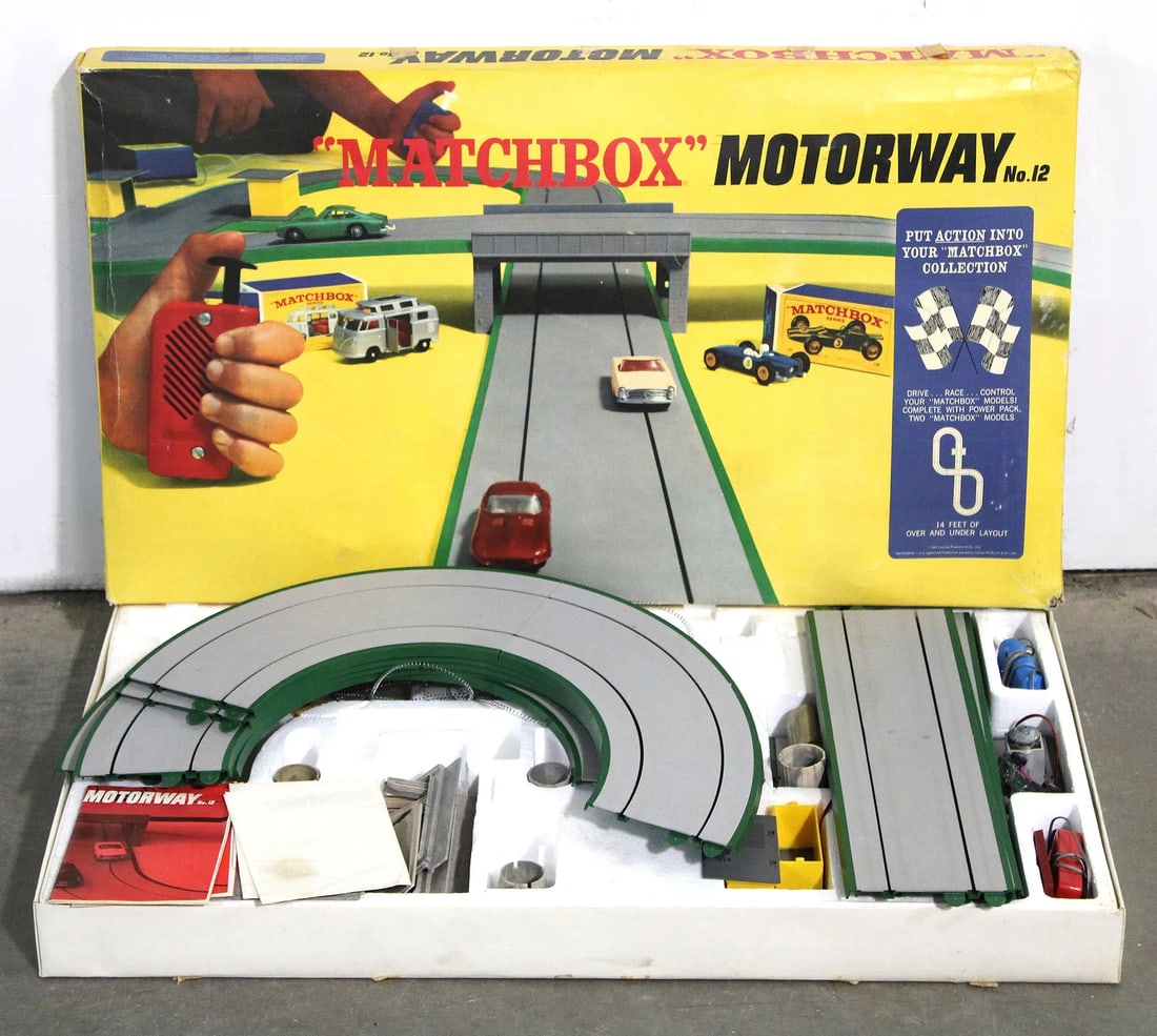 Matchbox Motorway Race Set in Box (1 of 2)