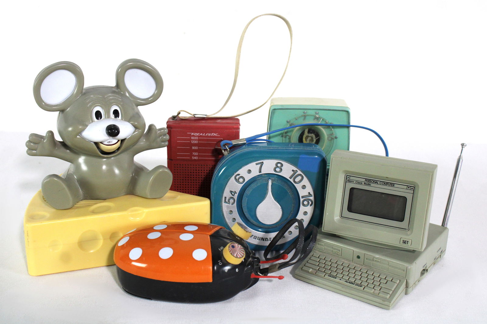 Vintage Radios incl. Philco, Realistic and Sound Design (1 of 4)