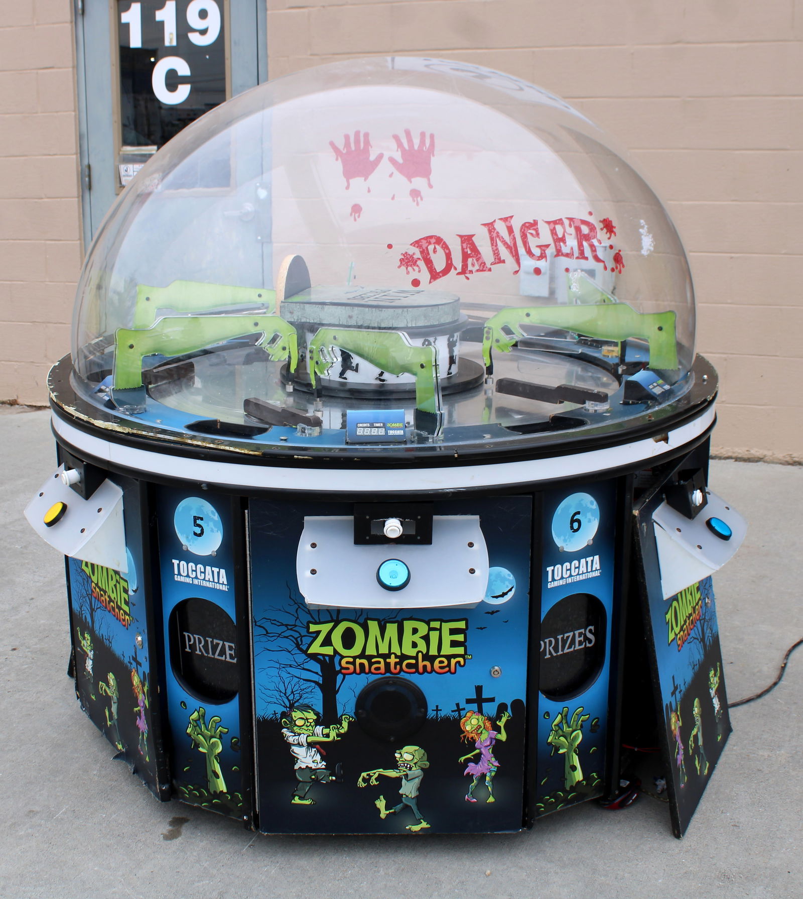 Toccata Zombie Snatcher 6-Player Rotary Redemption Arcade Game (1 of 6)