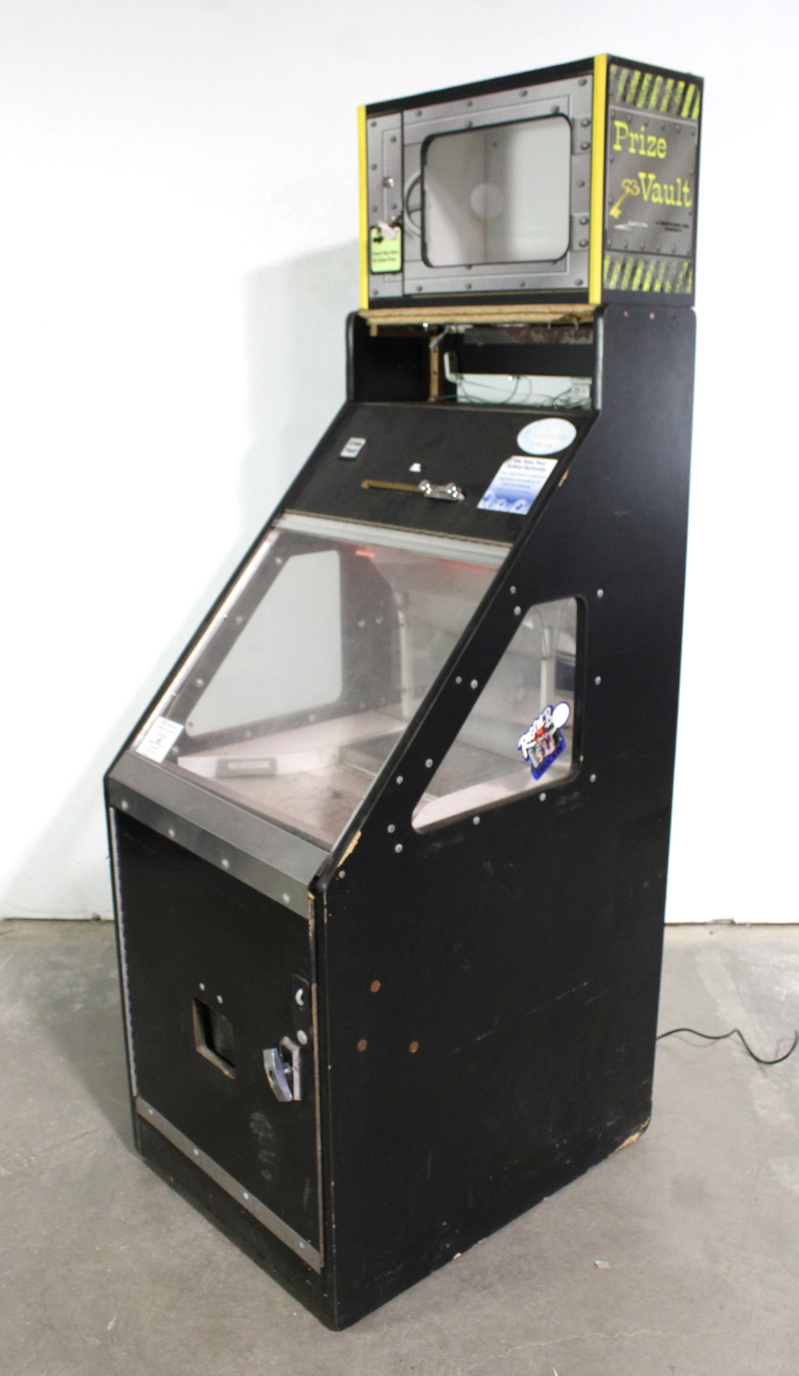Coin Pusher Redemption Prize Arcade Game with Prize Locker (1 of 4)