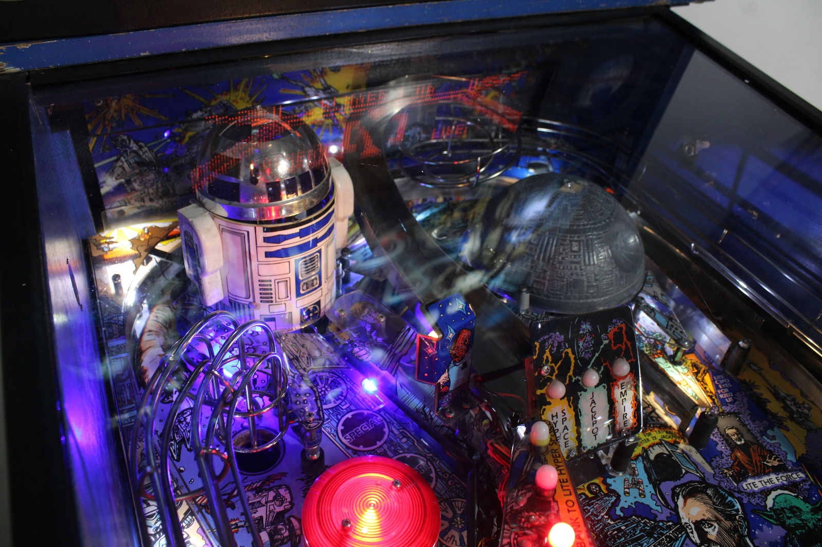 Data East Star Wars Pinball Machine with LED Lights - 5