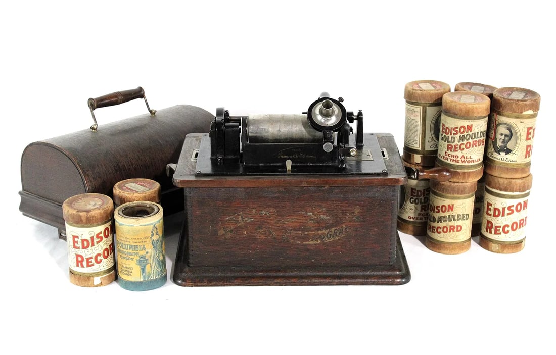 Edison Standard Model B with Records, Early 1900s (1 of 3)