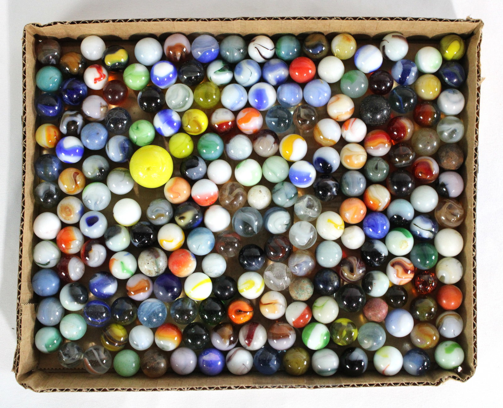 Vintage Marbles, Includes 20+ UV, Lot 2 (1 of 5)