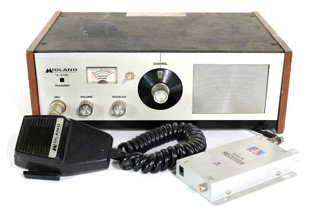 Midland CD Radio Model 13-879B (1 of 2)