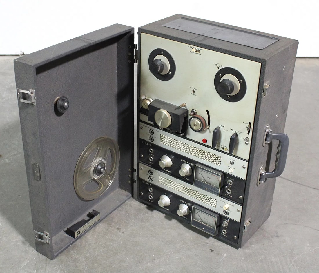 AKAI M-8 Reel to Reel Tape Deck with Tube Amp & Speakers: This item requires third-party shipping or pickup arrangements to be made.