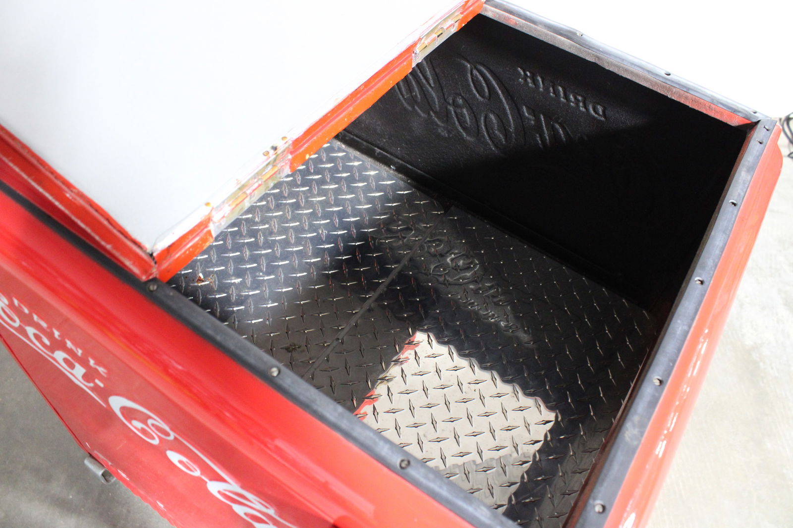 Cavalier Coca Cola Embossed Cooler - 4