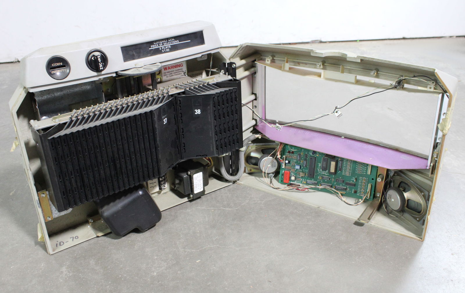 Rowe CD Wallbox, Lot 1 - 3