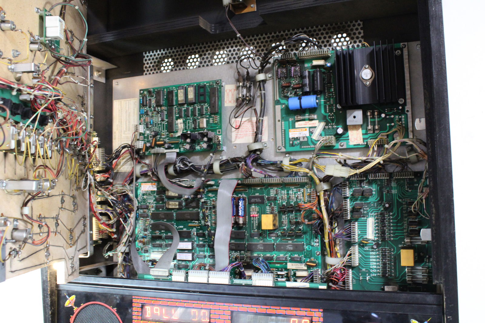 Williams Big Guns Pinball Machine - 8