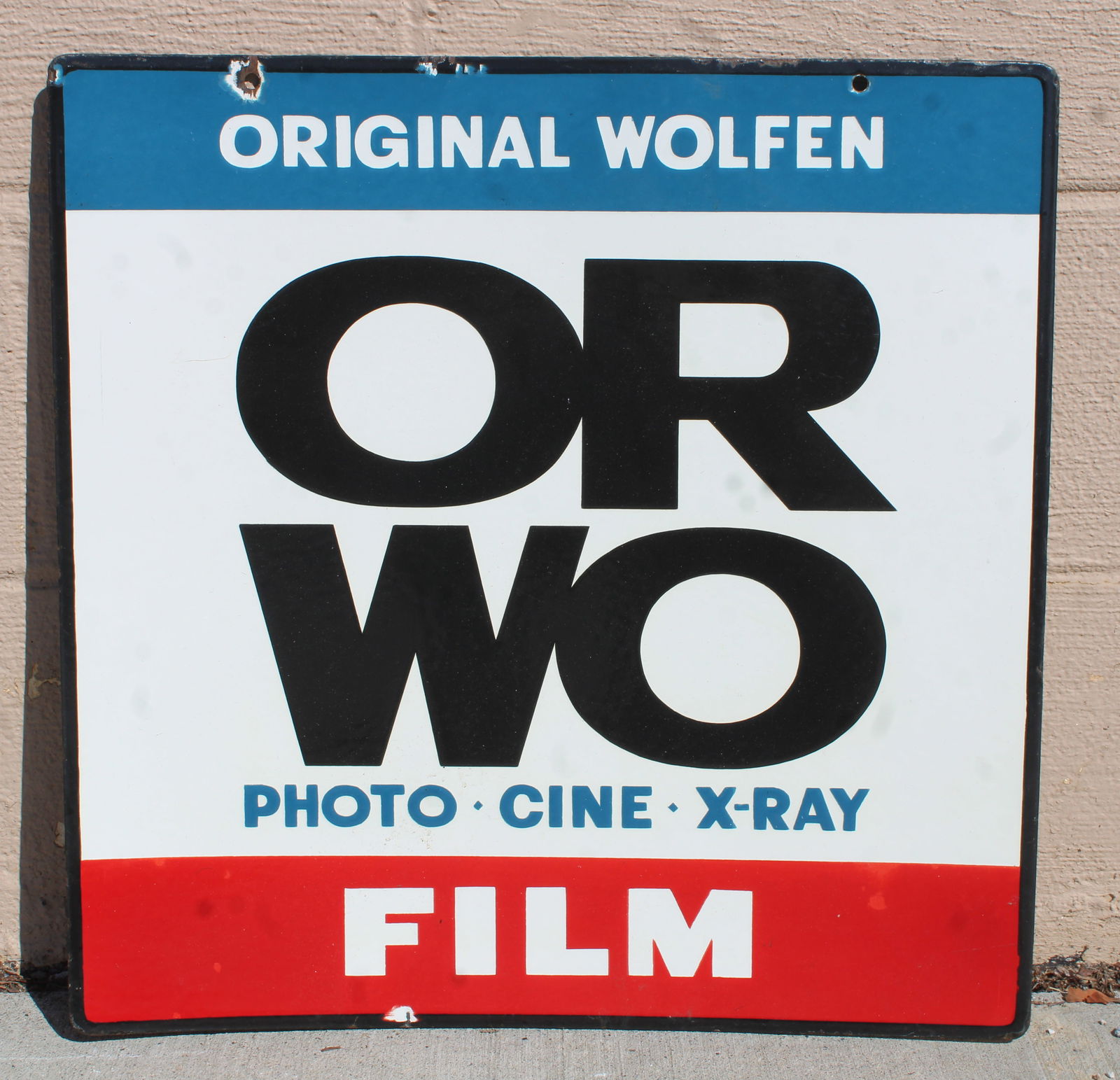 Wolfen Film DS Porcelain Sign, Circa 1950s: Photography, Cinema and X-Ray. In-house shipping available. Dimensions: 20 x 20