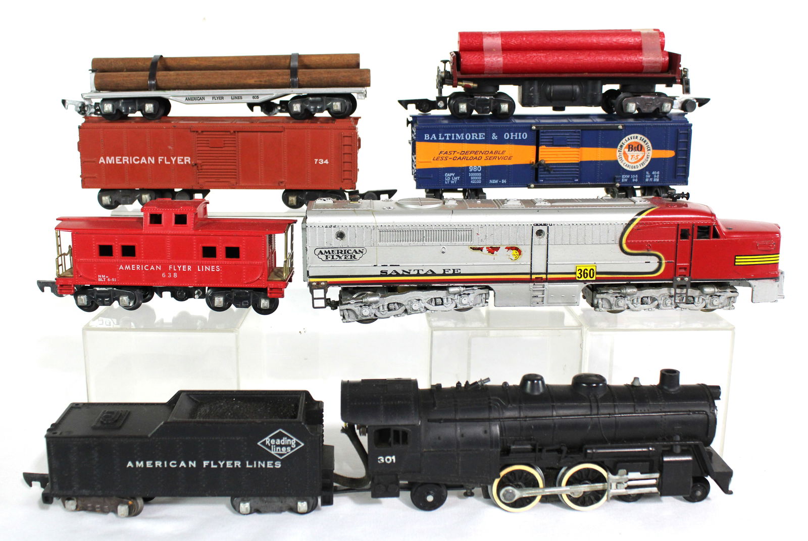 American Flyer Locomotive and Train Cars (1 of 2)