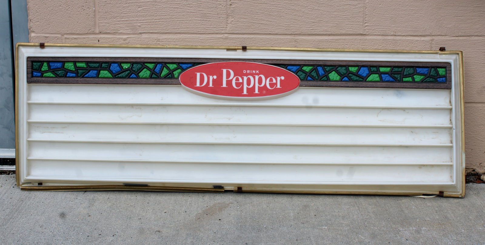 Dr. Pepper Light Up Menu Board: Some cracks in the plastic. This item requires third-party shipping or pickup arrangements to be made. Dimensions: 53 x 18 x 6