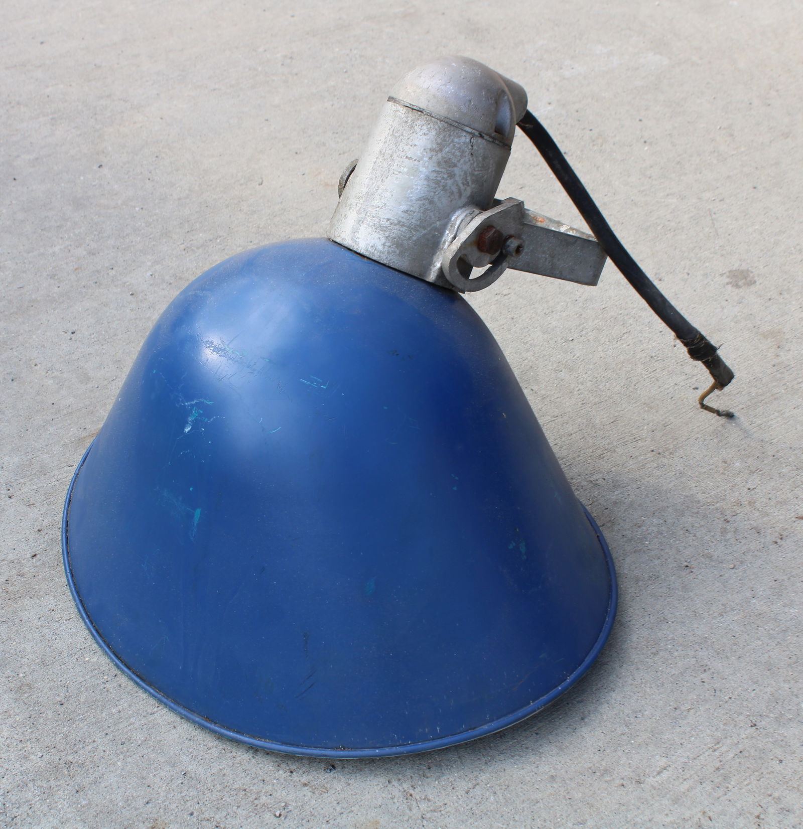 Large Enamel Gas Station Light Fixture: This item requires third-party shipping or pickup arrangements to be made.