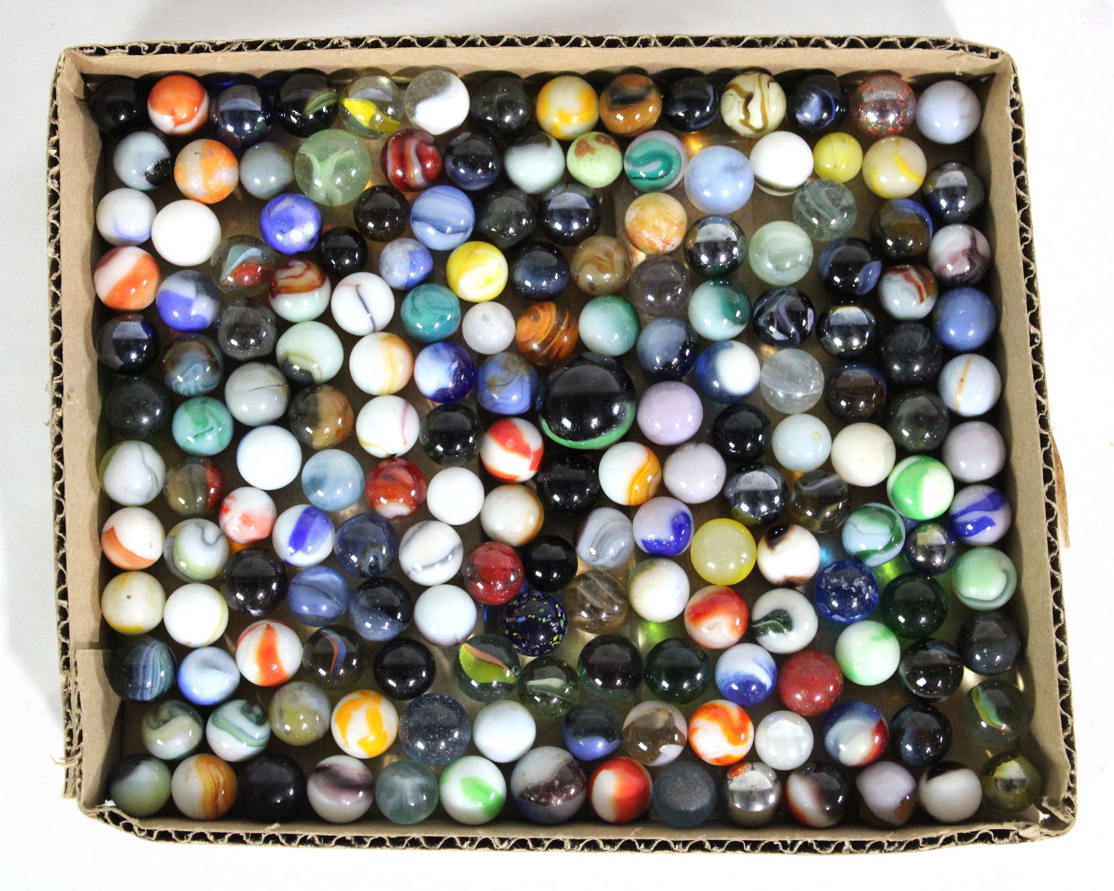 Lot of Vintage Marbles, 20+ UV: Over 20 glow under UV for Uranium, Cadmium, Selenium, etc. In-house shipping available.