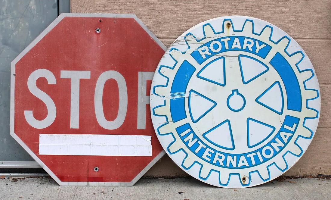 Street Signs incl. Rotary and Stop Sign: This item requires third-party shipping or pickup arrangements to be made. Dimensions of Stop: 30 x 30