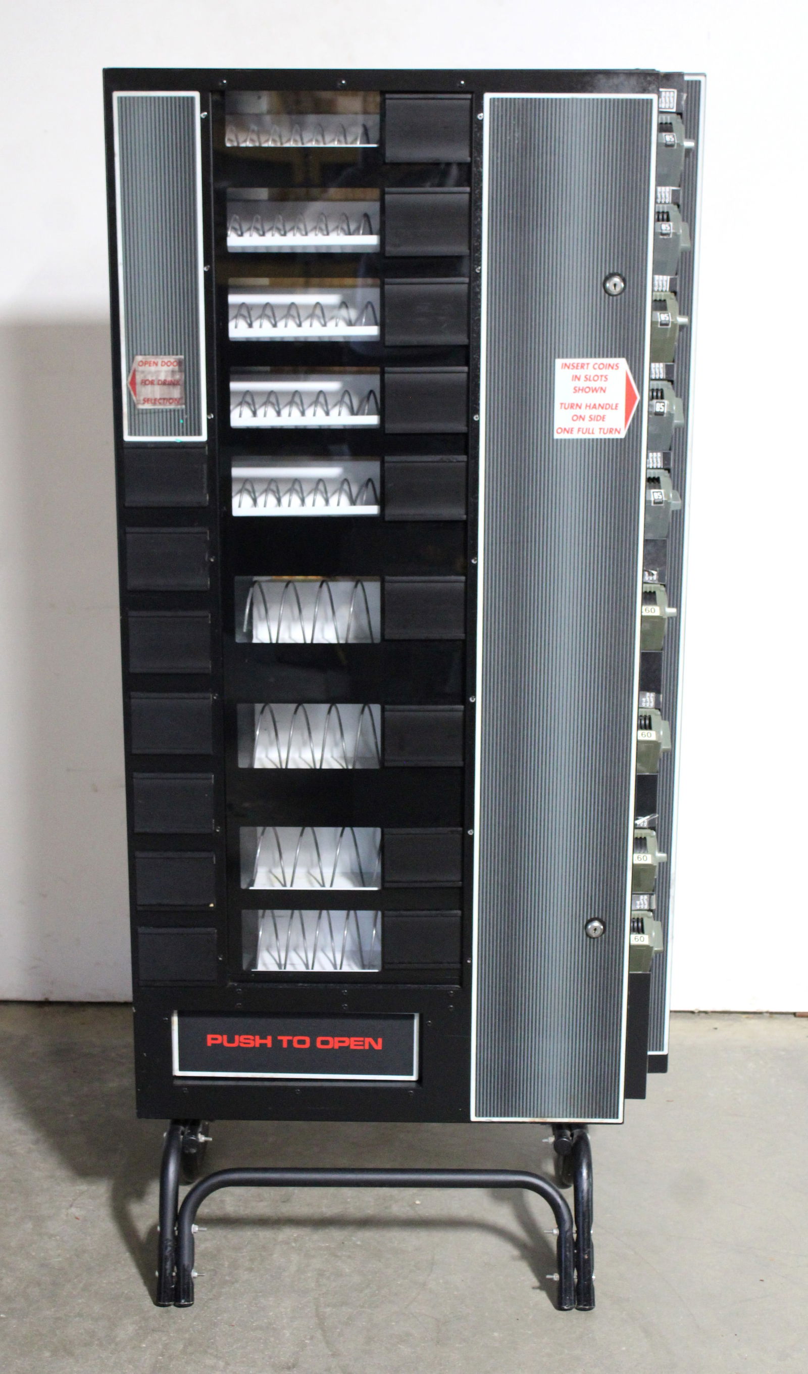 Snack Vending Machine (1 of 3)